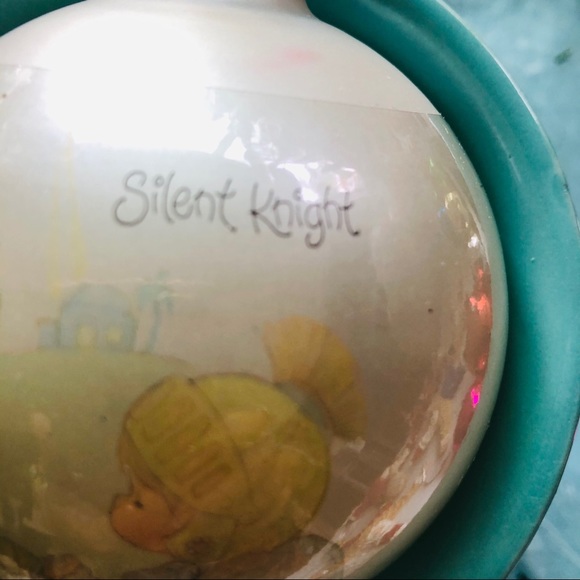 📌$15 Sale! Precious Moments Christmas Tree Glass Ornament - Picture 3 of 5